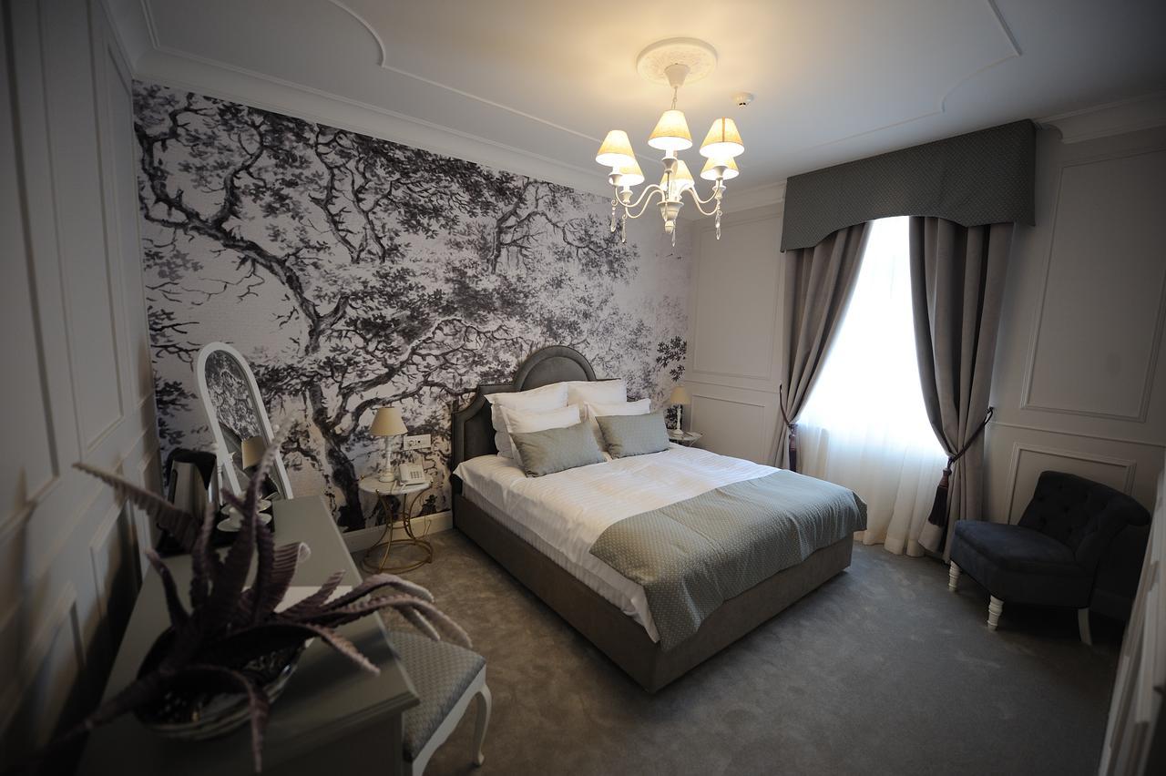 Hotel Splendid 1900 Craiova Bagian luar foto